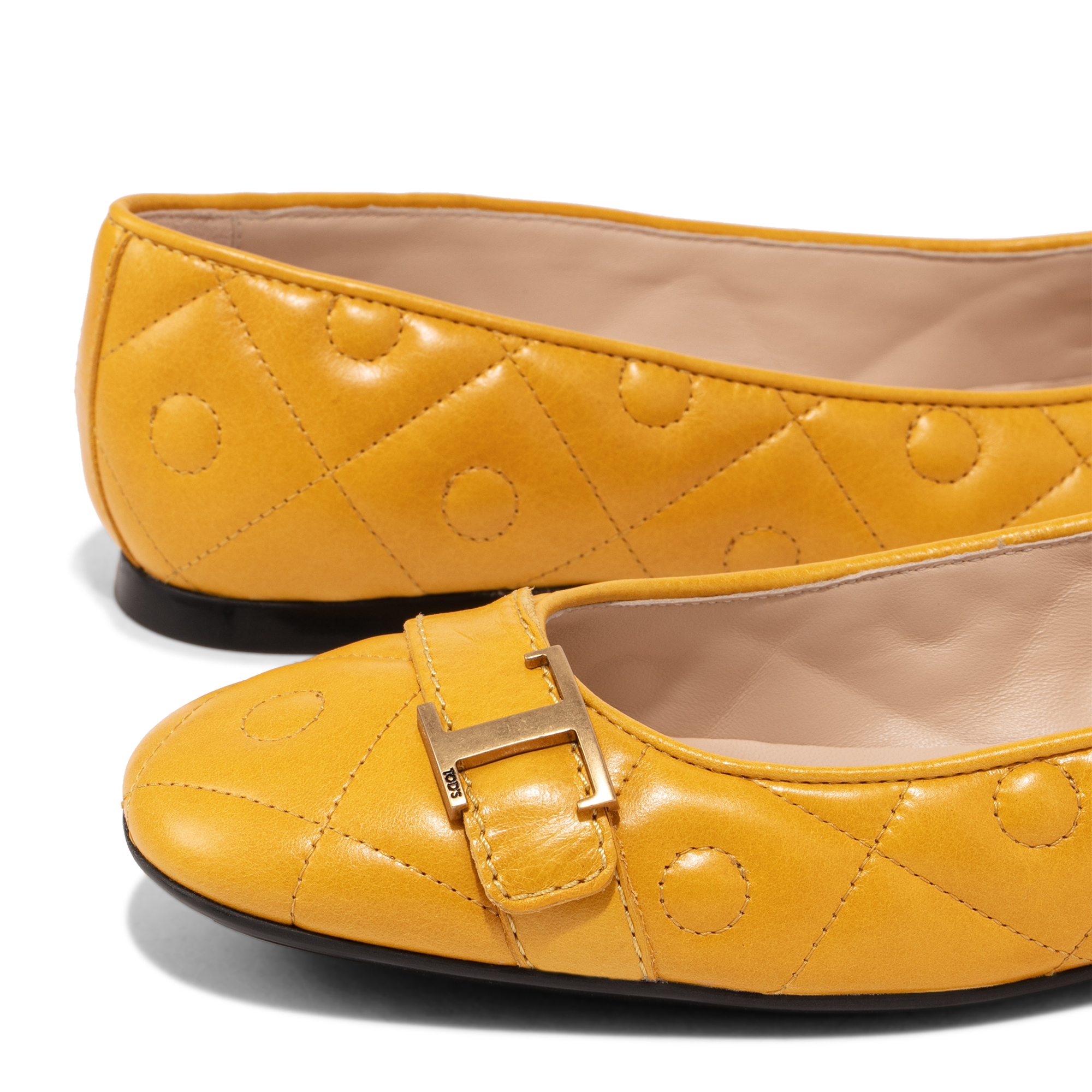 

Timeless ballerinas, Yellow